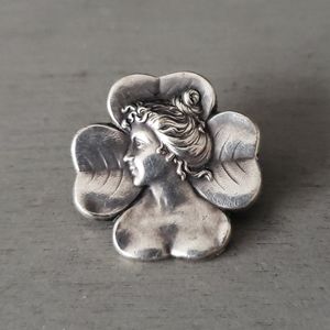 Silver Four leaf clover pendant
